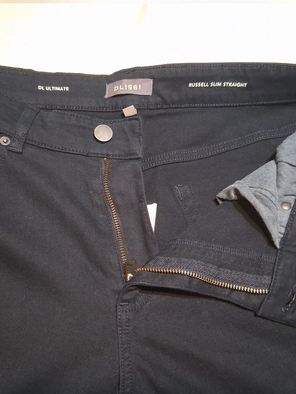 DL1961 Russell Slim Straight Jeans - Crete Wash - Size 34 x 34 Designer Fashion